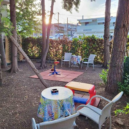 Hotel Agni -Enoikiazomena Diamerizmata Kallithea  Ngoại thất bức ảnh